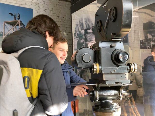 Екскурсія до кіностудії Довженка: незабутні враження 11 класу